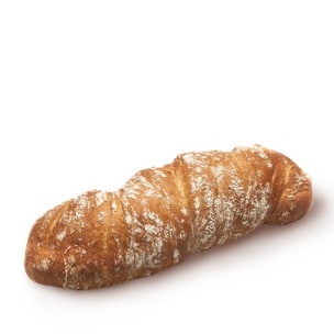 Ein rustikaler, knuspriger Brotlaib mit einer mehlbestäubten Oberfläche auf einem weißen Hintergrund.