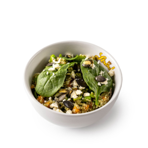 Quinoasalat mit geschmortem Kürbis, Hirtenkäse, Sojabohnen und Babyspinat