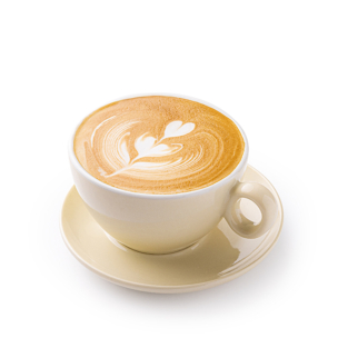 Eine Tasse Cappuccino mit einem herzförmigen Latte-Art-Motiv im Schaum, serviert in einer cremefarbenen Tasse mit Untertasse auf weißem Hintergrund.