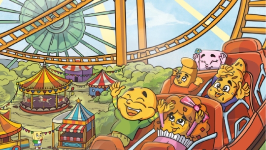 Cartoon-Figuren mit lebensmittelähnlichen Gesichtern fahren mit erhobenen Händen auf einer Achterbahn und sehen dabei aufgeregt aus. Im Hintergrund sind ein Riesenrad, Zirkuszelte, Bäume und ein blauer Himmel mit Sonnenstrahlen zu sehen.
