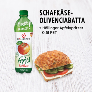 Auf einem hellen Hintergrund ist eine 0,5-Liter-Flasche „Höllinger Apfel Spritzer“ neben einem Ciabatta-Sandwich mit Schafkäse und Oliven, Tomaten, Gurke und Käse zu sehen. Der Text beschreibt die Produkte auf Deutsch.